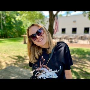 Meet your Posher, Molly